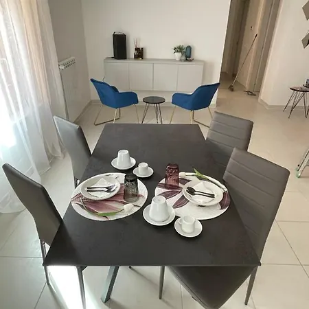 Piazza Angioina Nocleg ze śniadaniem 3*