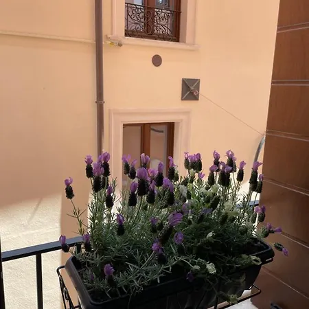 Piazza Angioina فندق مبيت وإفطار *