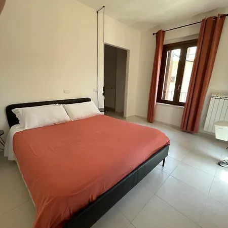 Piazza Angioina 라킬라