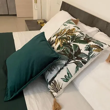 Piazza Angioina B&B 라킬라