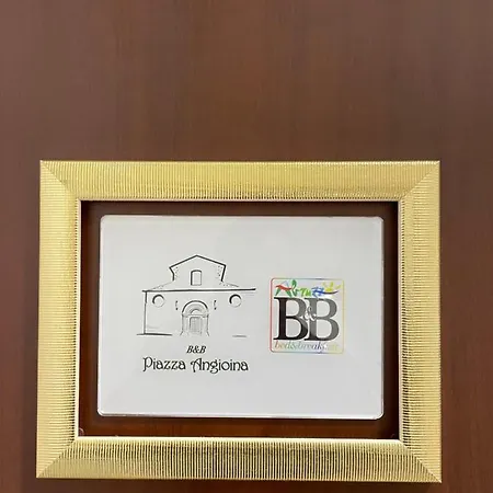 Piazza Angioina ラクイラ